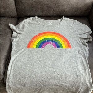 Retro look rainbow Gray T-Shirt with Rainbow Design-like new